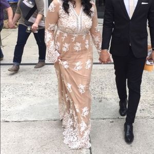 White lace long sleeve maxi dress